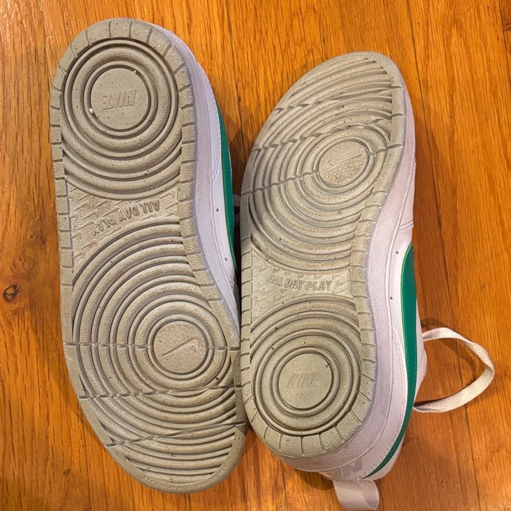 Nike Court Borough Low Recraft Big Kid Shoes White and Green 4Y or ladies 6